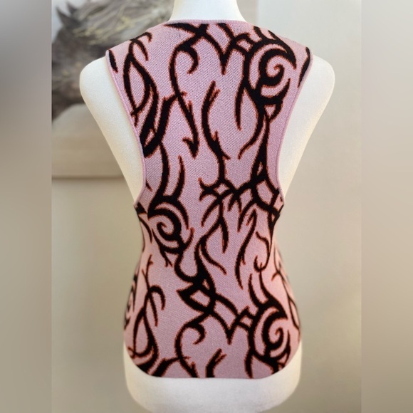 ⭐️Women’s Urban Outfitters Top - Picture 3 of 3